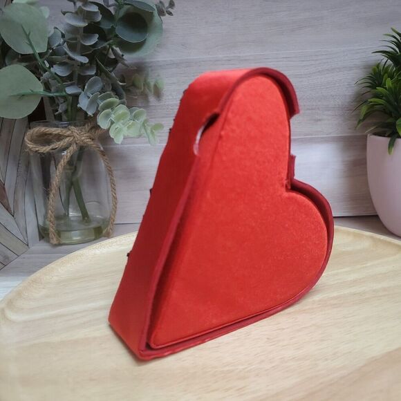 NEW Vintage Katherine Collection Gift Box Beaded Heart Valentine’s Day Med. BOX - Picture 3 of 8